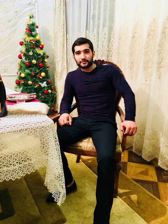 Паруйр хачатуров