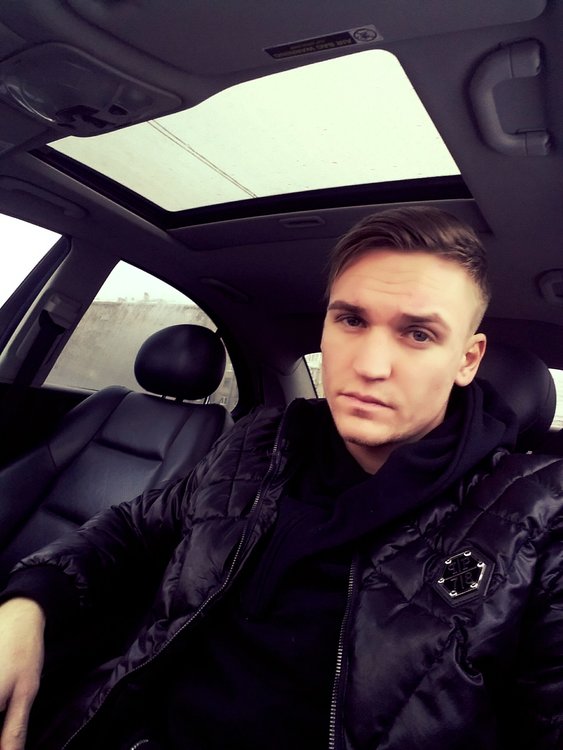 Отдающие все мужчина 29. Отдающие все мужчина 29. Богатый парень. Man shutterstock. Парни 32 года.