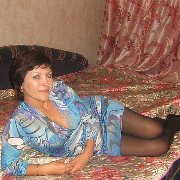 Зрелая мама брюнетка. Русские женщины в возрасте. Женщины за 45 лет домашнее. Женщины бальзаковского возраста. Дамы средних лет домашнее.