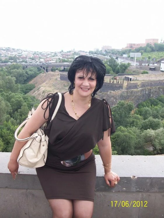 Женщины еревана. Армянская женщина 50 лет. Армянки 40 лет. Кавказская женщина 50 лет. Женщины армянки 50 лет.