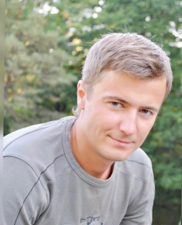 Великолепные медичи рауль бова. Мужчины сорок пять лет. Обычный мужчина. Обычный мужчина. Мужчины сорок пять лет.