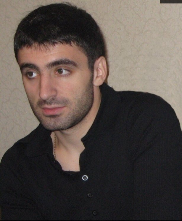 Армянин 20 лет